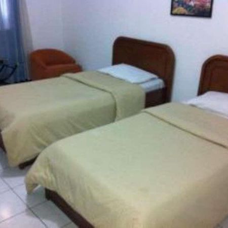 Catellya Guest House Cipaku Bandung Extérieur photo