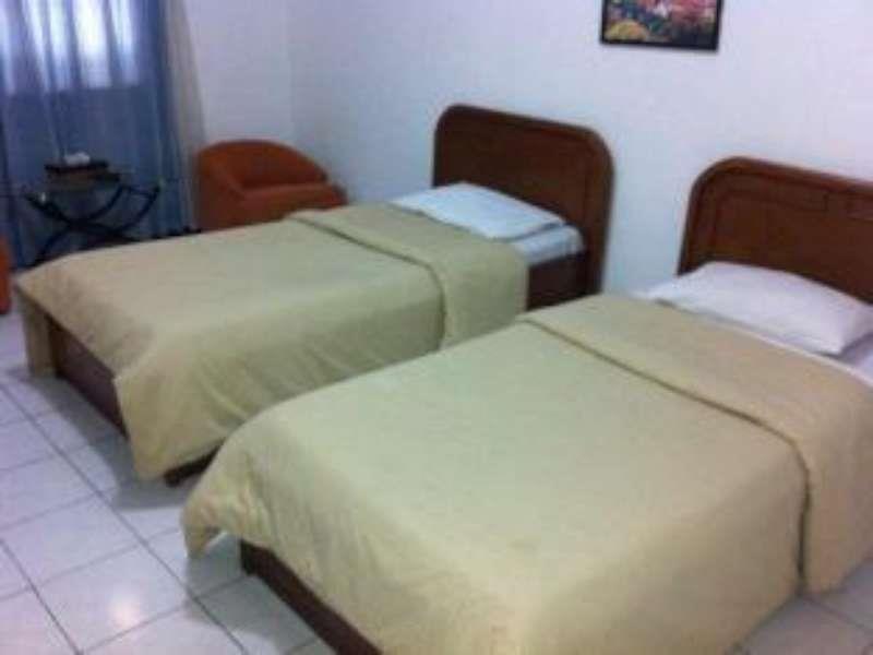 Catellya Guest House Cipaku Bandung Extérieur photo